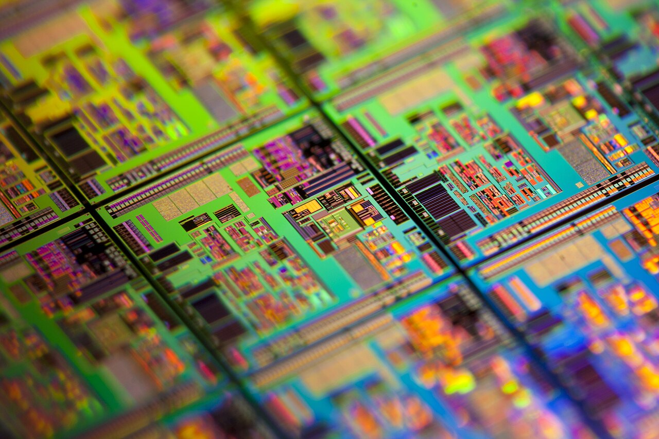 Nikkei i chipowe akcje wzmocniły się przed wynikami Nvidia