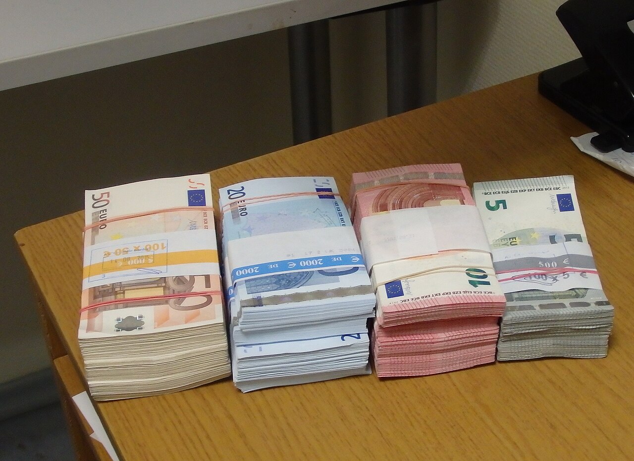 Polska wnosi kara 250 mln euro dla Meta - co to oznacza?