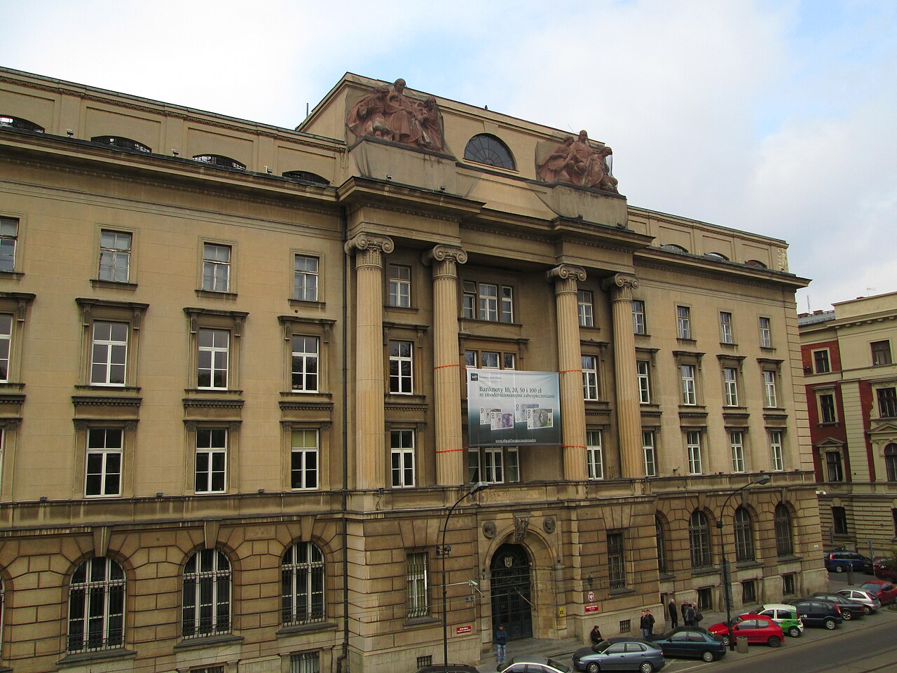 Opłata za przewalutowanie – co trzeba wiedzieć przed inwestycją